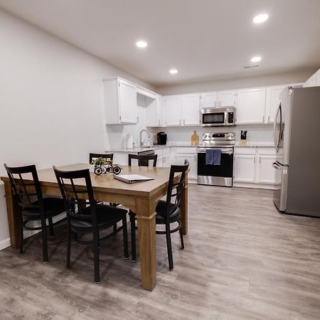 Trailside Townhouse - Close To Downtown & Bike Trails Bentonville Esterno foto